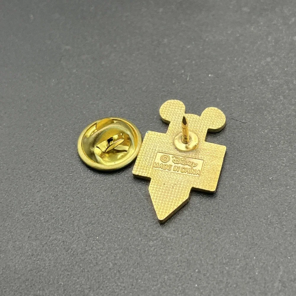 Disney World College Of Knowledge Pencil‎ Lapel Hat Pin